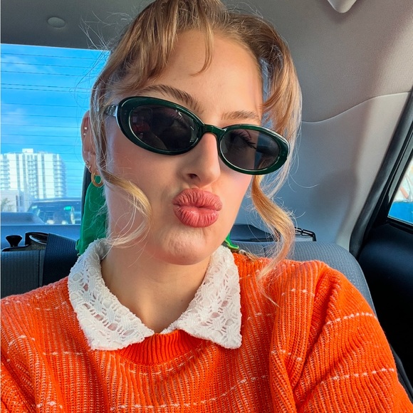 Meet your Posher, Steph - Picture 1 of 1